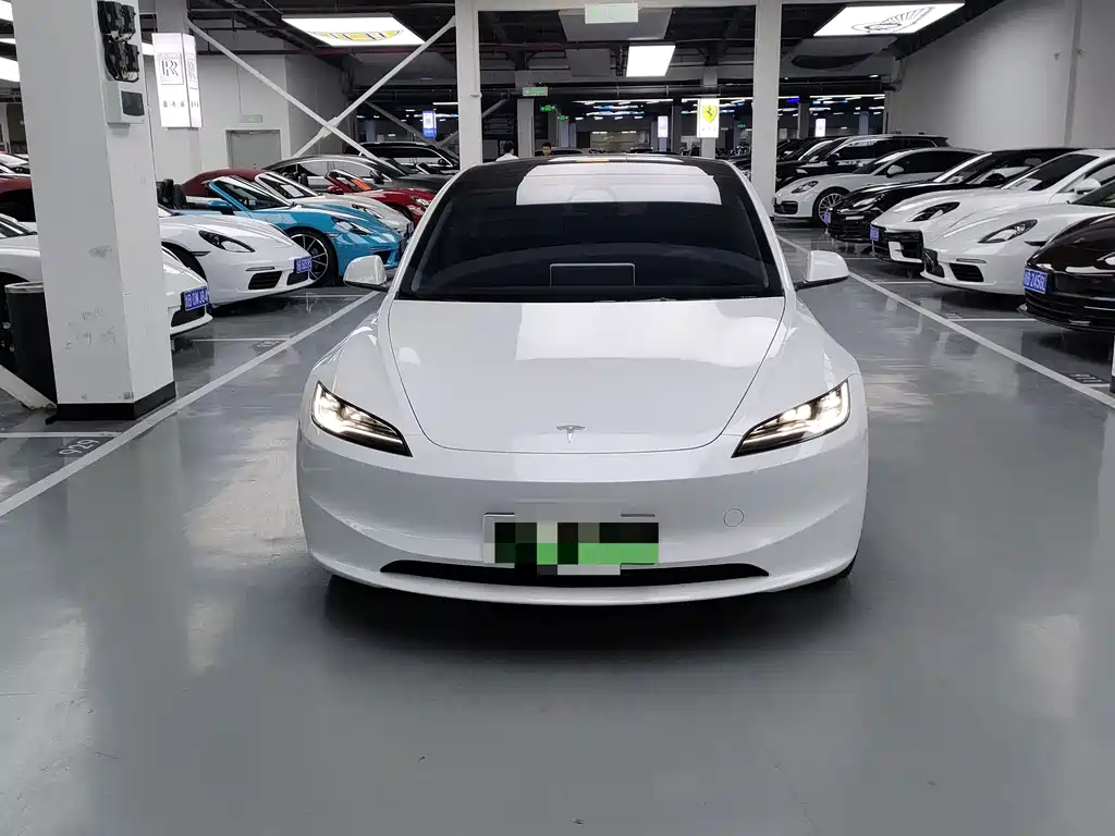 Tesla Model 3 2024