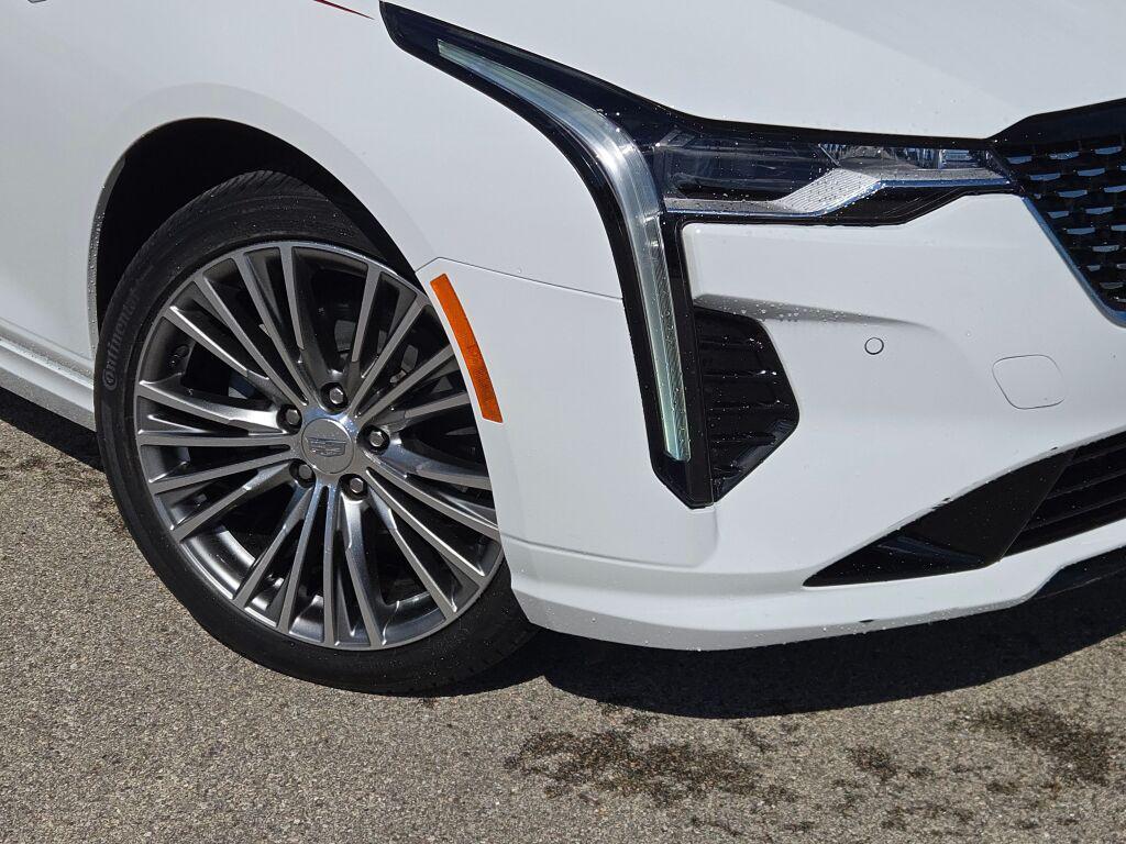 Cadillac CT4 2023