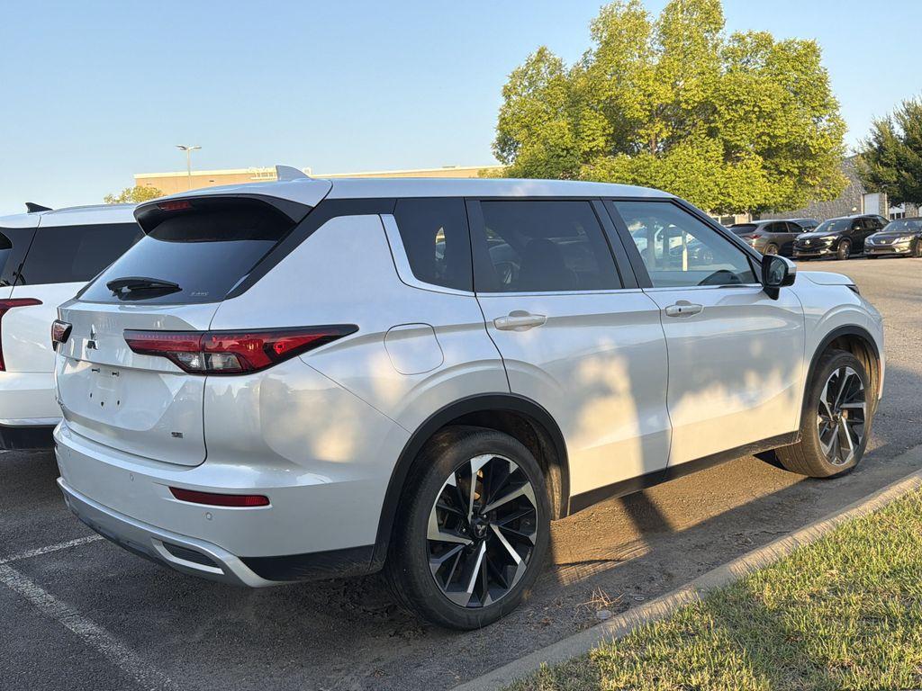 Mitsubishi Outlander 2024
