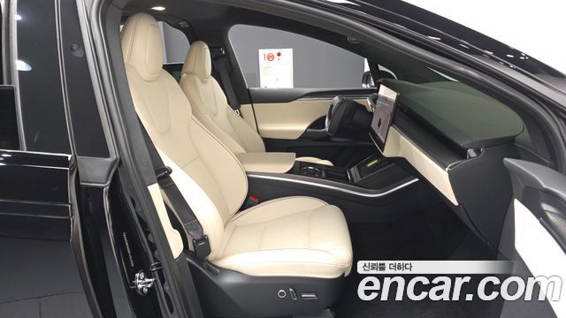 Tesla Model X 2024