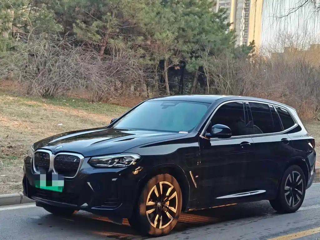 BMW iX3 2023