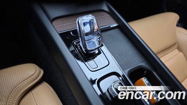 Volvo XC60 2022