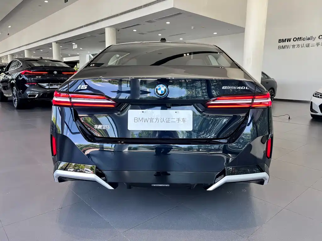 BMW i5 2025