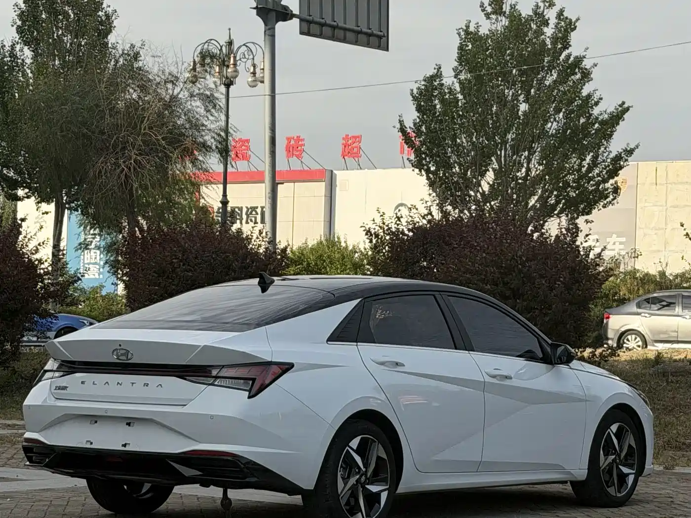 Hyundai Elantra 2023