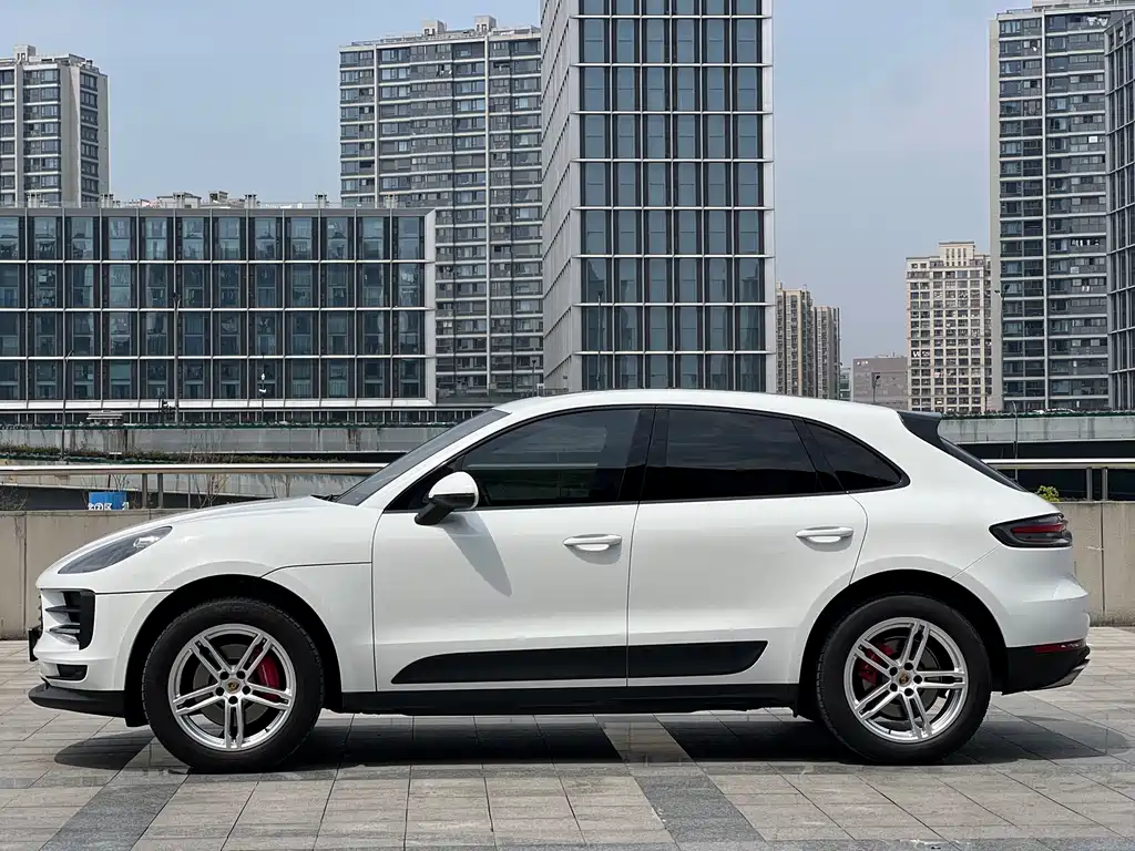 Porsche Macan 2021