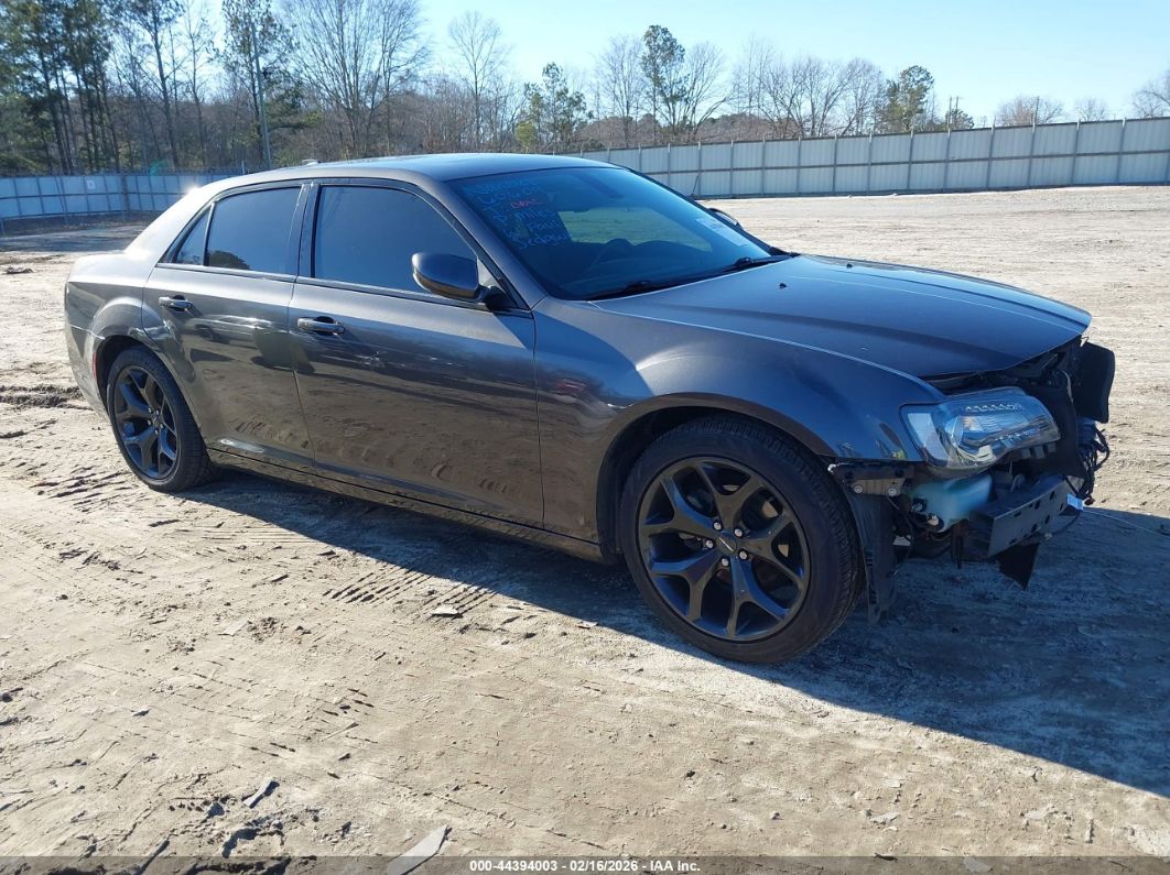 Chrysler 300 2021