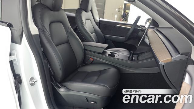 Tesla Model Y 2023