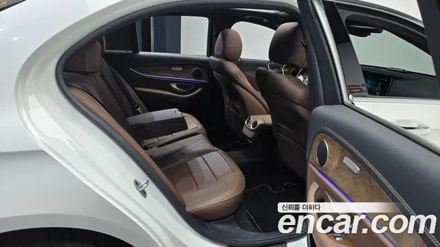 Mercedes-Benz E-Класс 2022