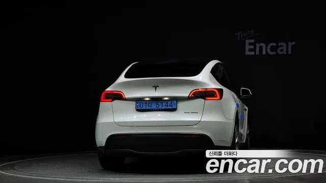 Tesla Model Y 2021