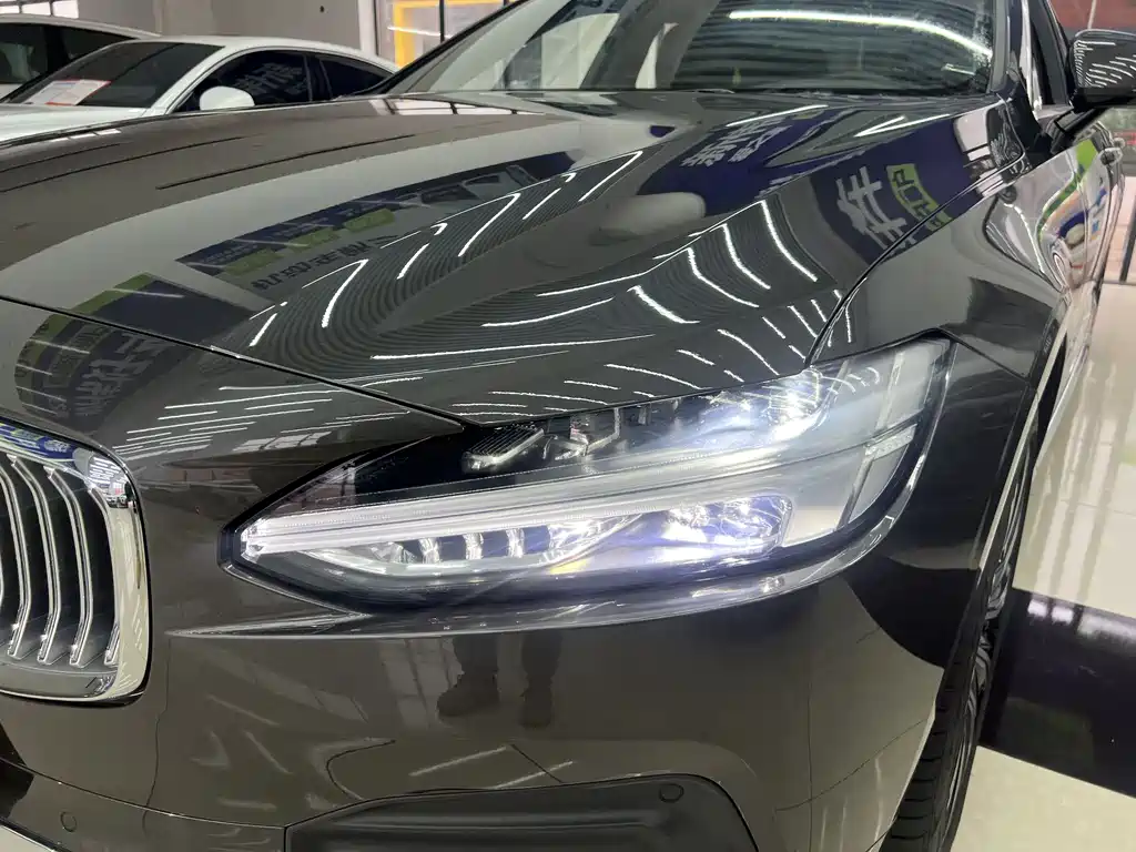 Volvo S90 2025