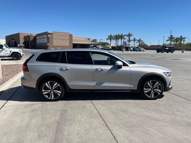 Volvo V60 Cross Country 2025