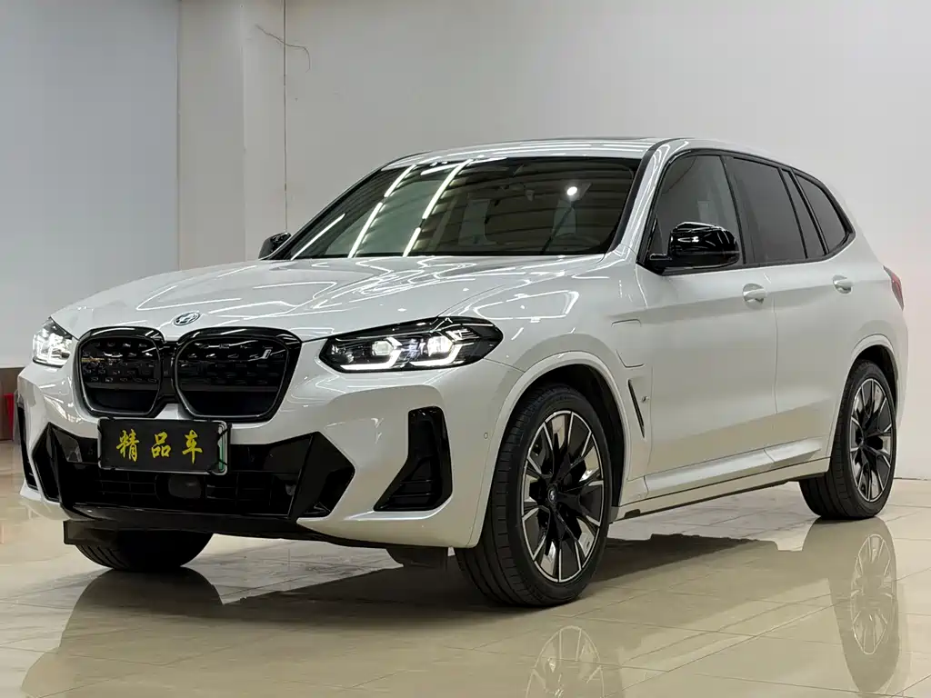 BMW iX3 2024