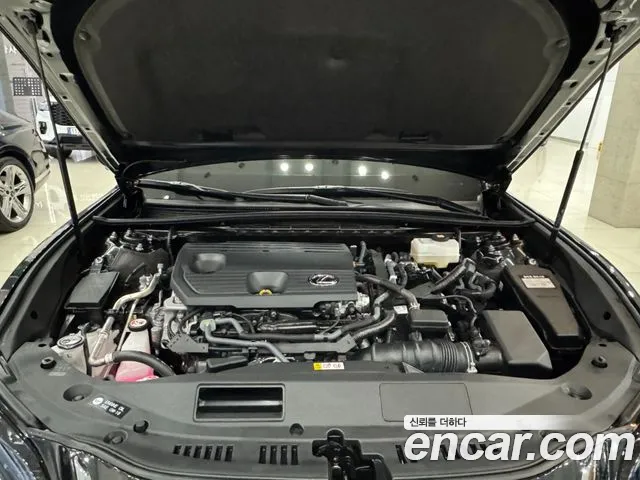 Lexus ES 2024