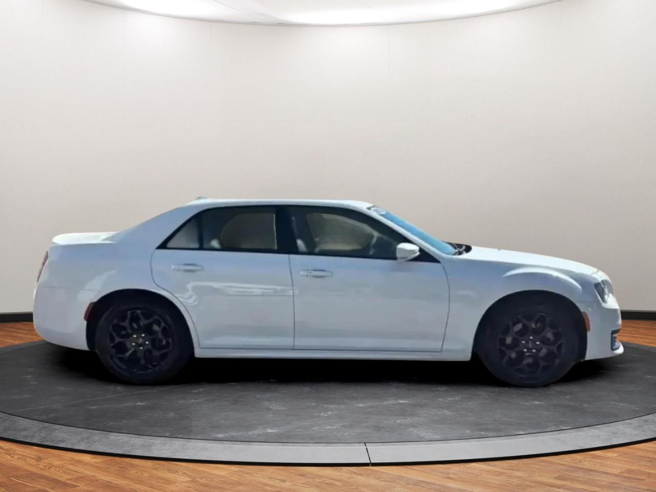 Chrysler 300 2023
