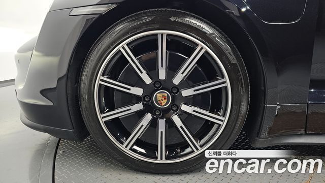 Porsche Taycan 2021