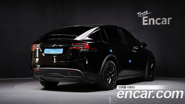 Tesla Model X 2023