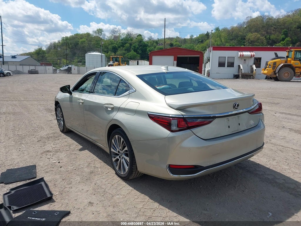 Lexus ES 2021