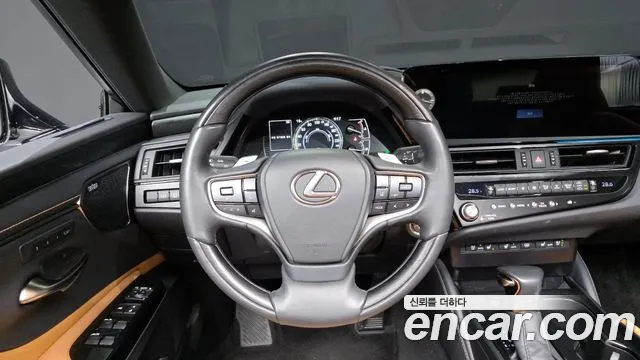 Lexus ES 2023