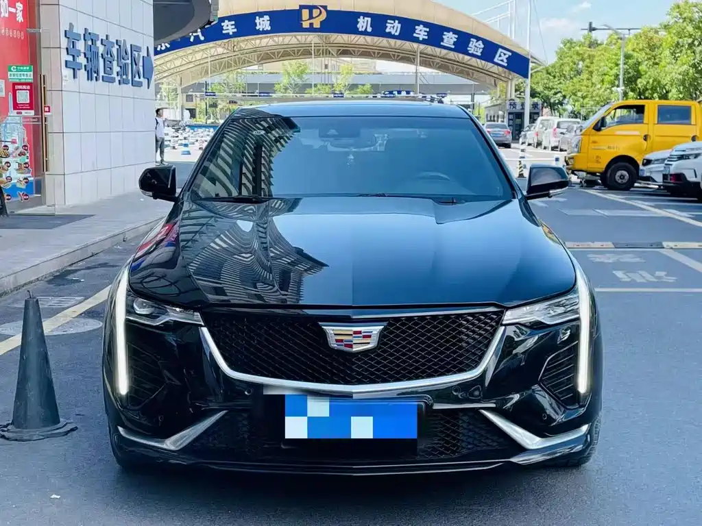 Cadillac CT4 2021
