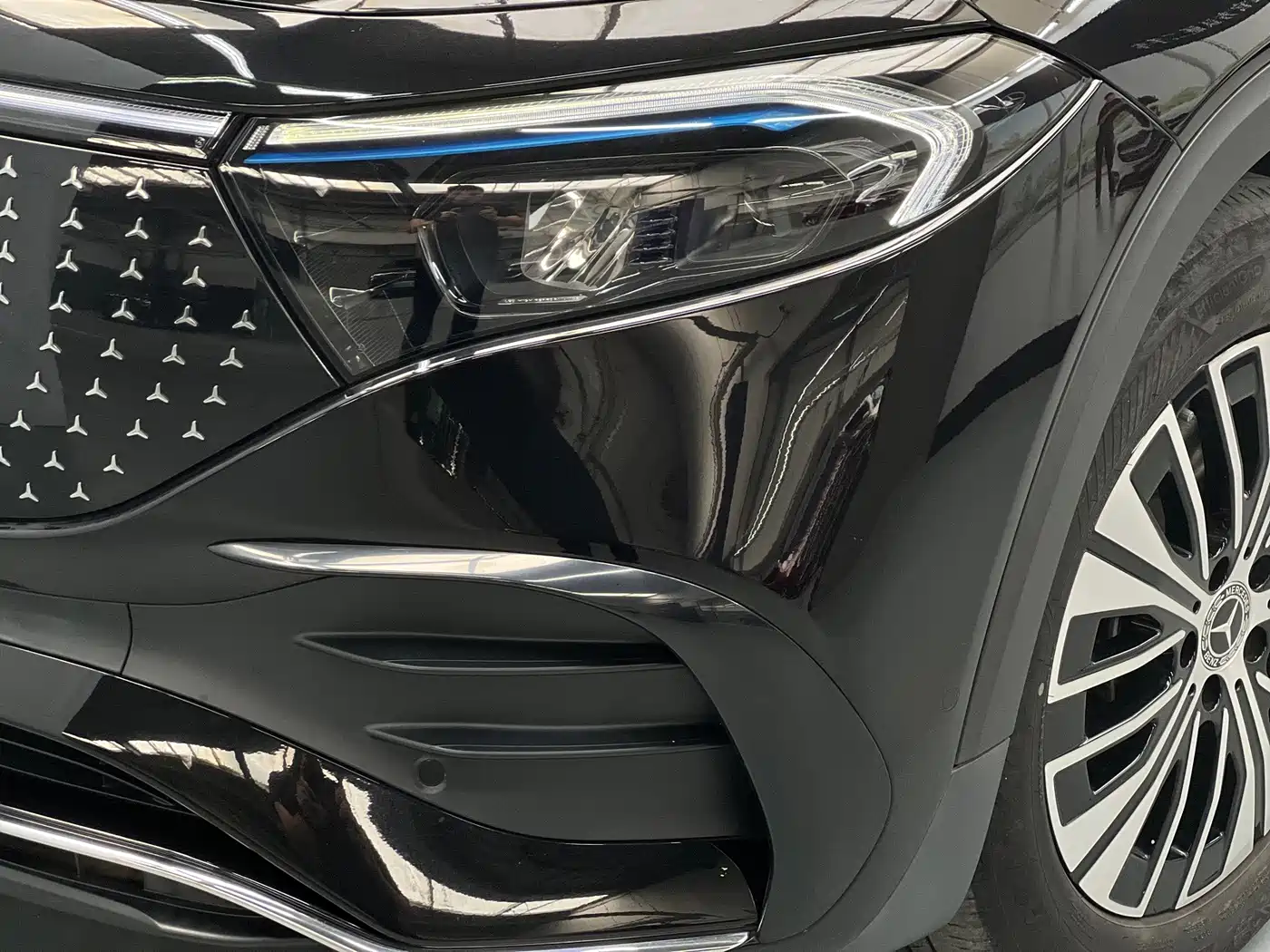 Mercedes-Benz EQB 2024