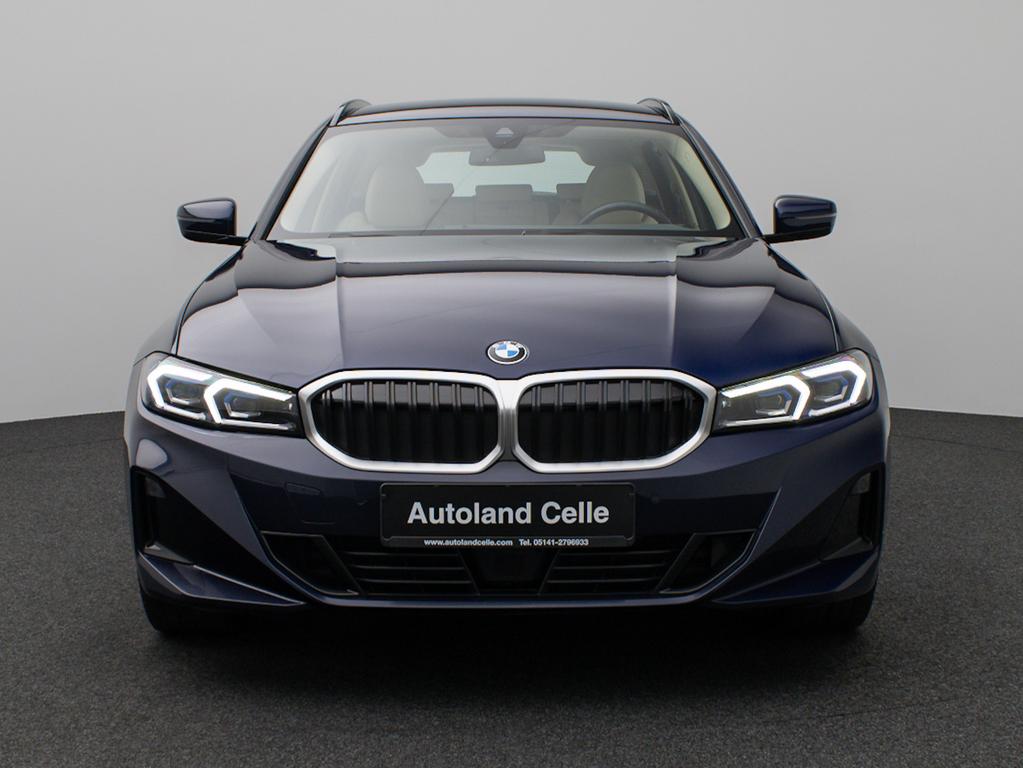 BMW 330 2023