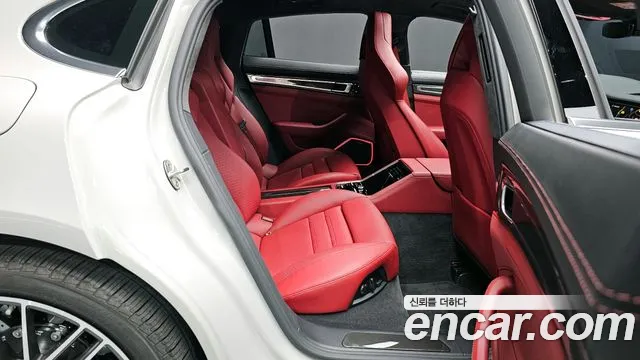 Porsche Panamera 2023