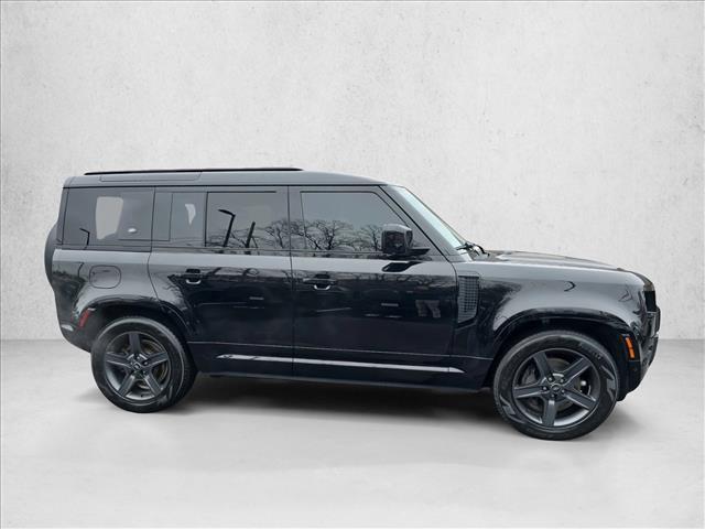 Land Rover Defender 2023