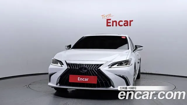 Lexus ES 2021