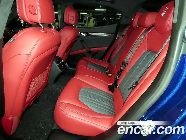 Maserati Ghibli 2021