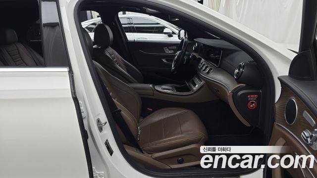 Mercedes-Benz E-Класс 2021
