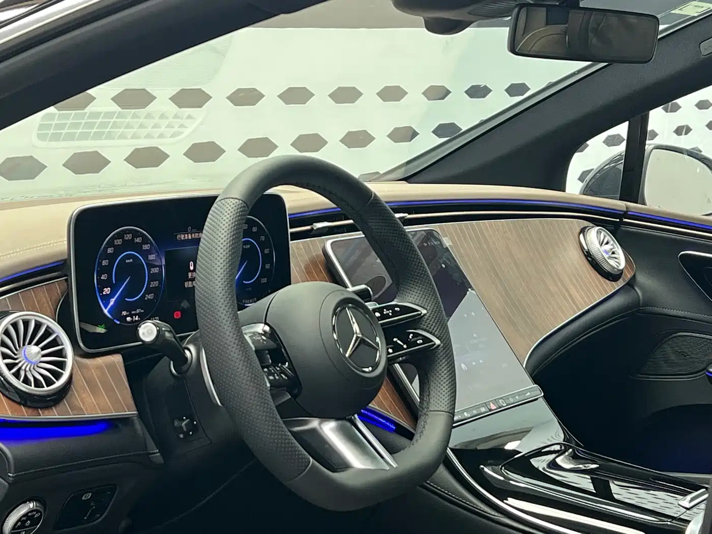 Mercedes-Benz EQE 2025