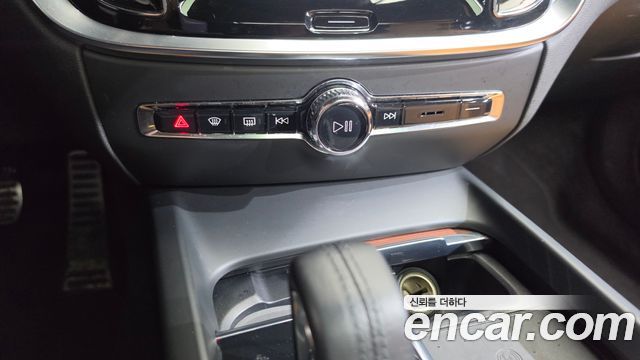 Volvo V60 2021