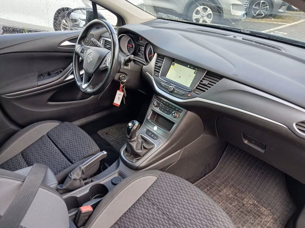 Opel Astra 2021