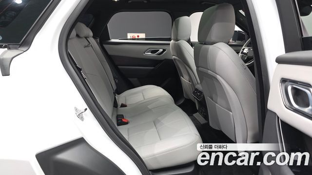 Land Rover Range Rover Velar 2026