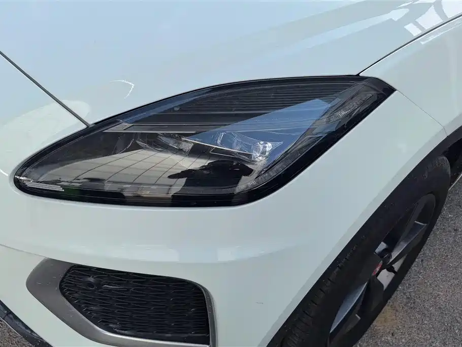 Jaguar E-Pace 2024