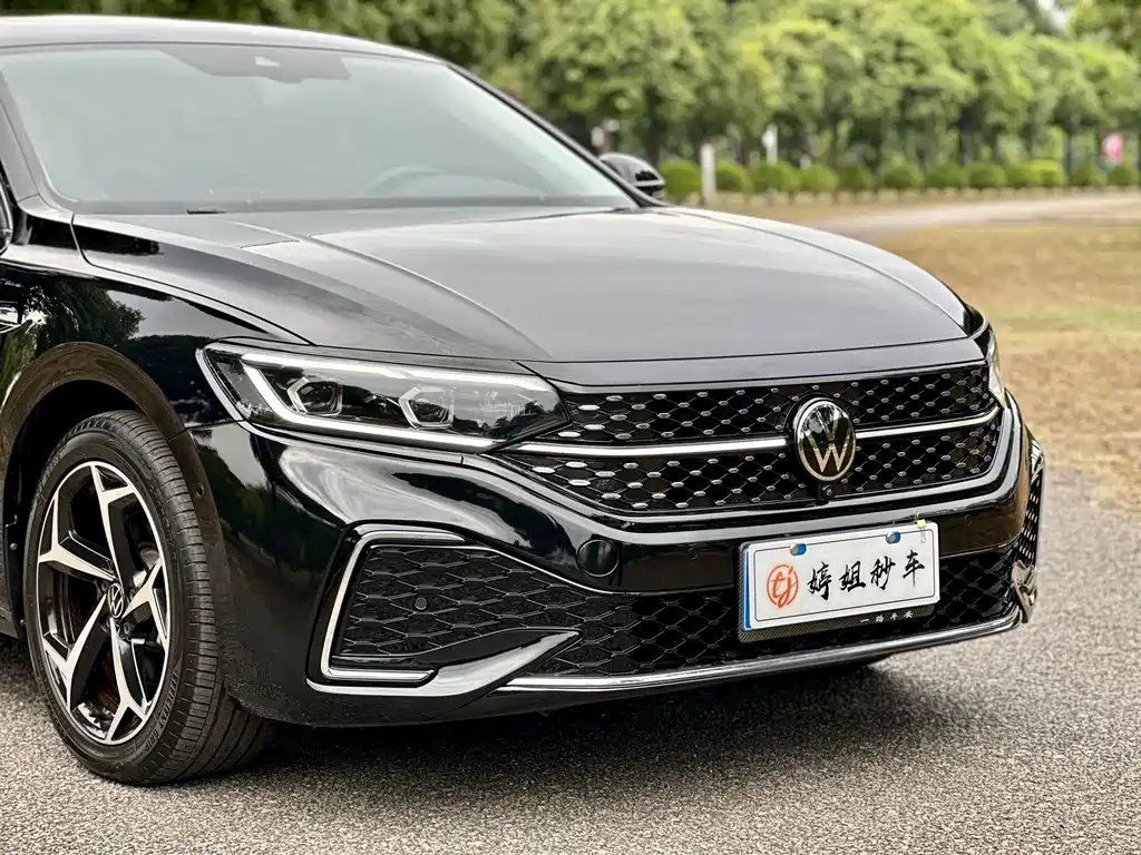 Volkswagen Passat 2024