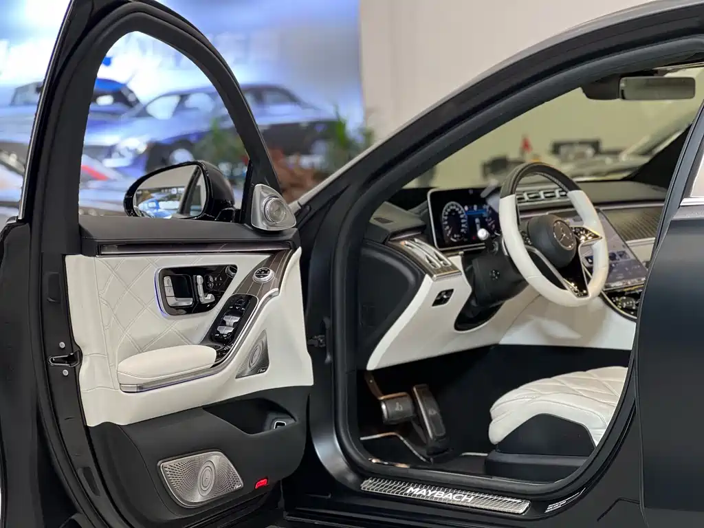 Mercedes-Benz Maybach S-Класс 2023