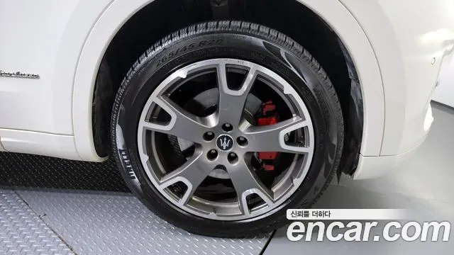 Maserati Levante 2020