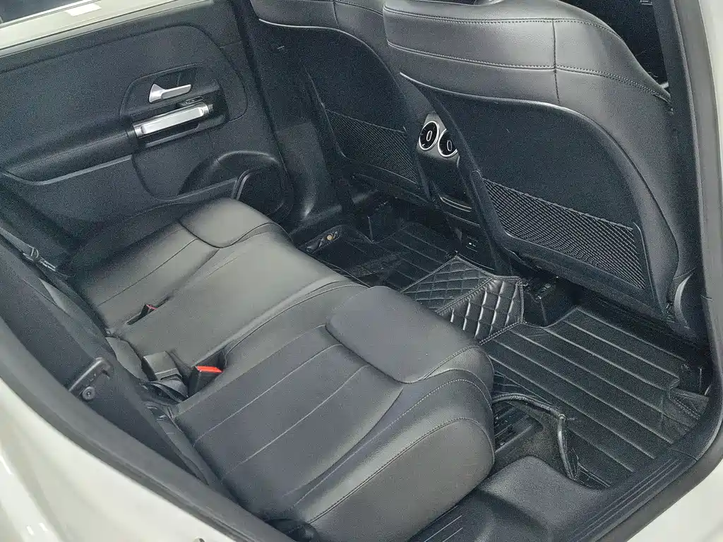 Mercedes-Benz GLB 2021