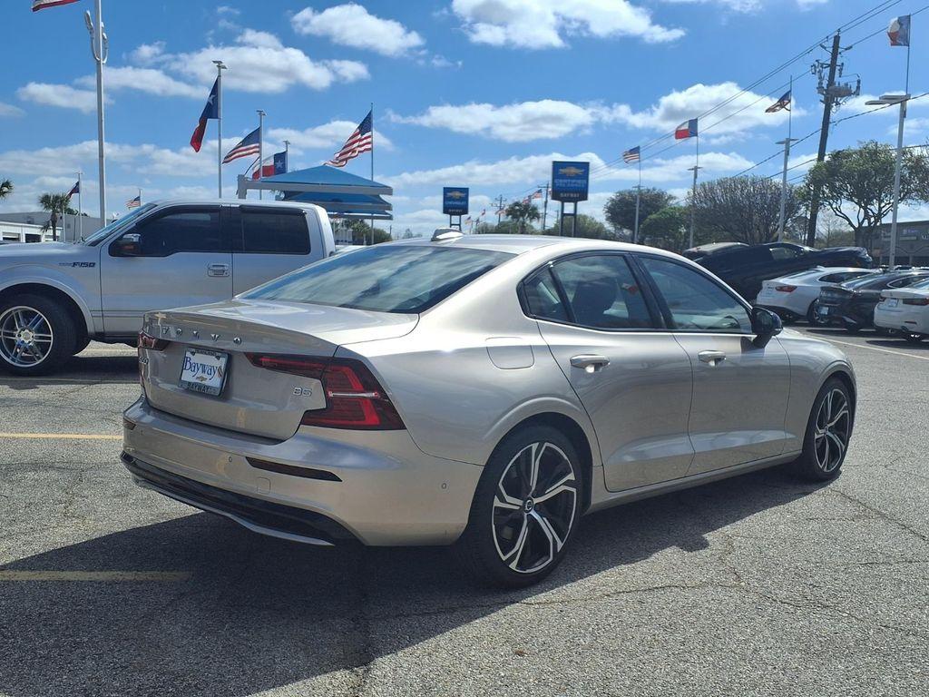 Volvo S60 2024