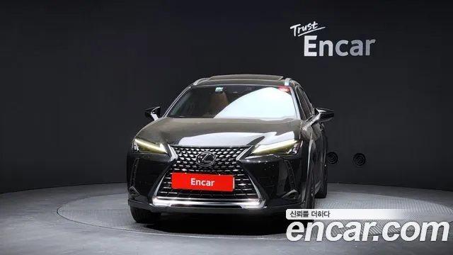 Lexus UX 2023