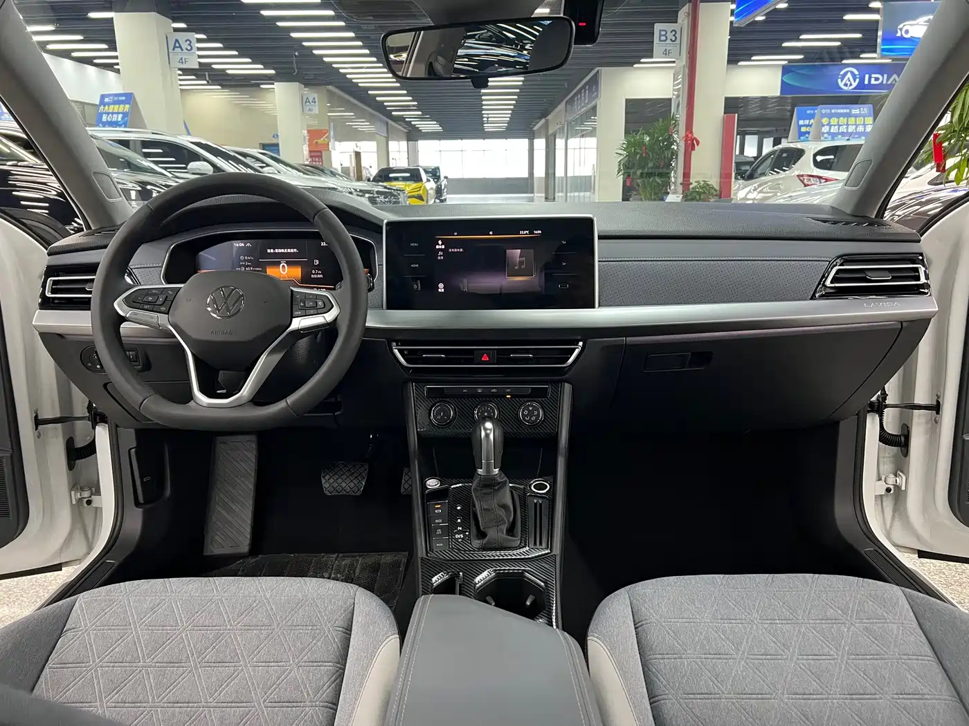 Volkswagen Lavida 2024