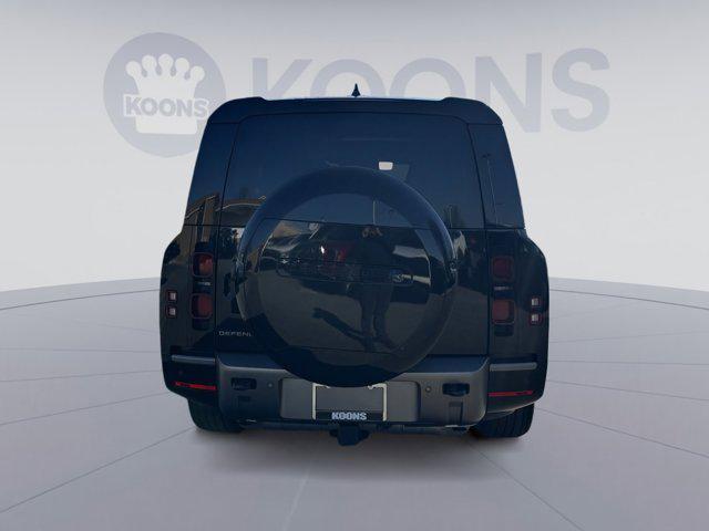 Land Rover Defender 2024