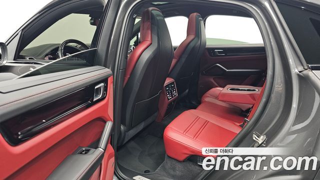 Porsche Cayenne 2021