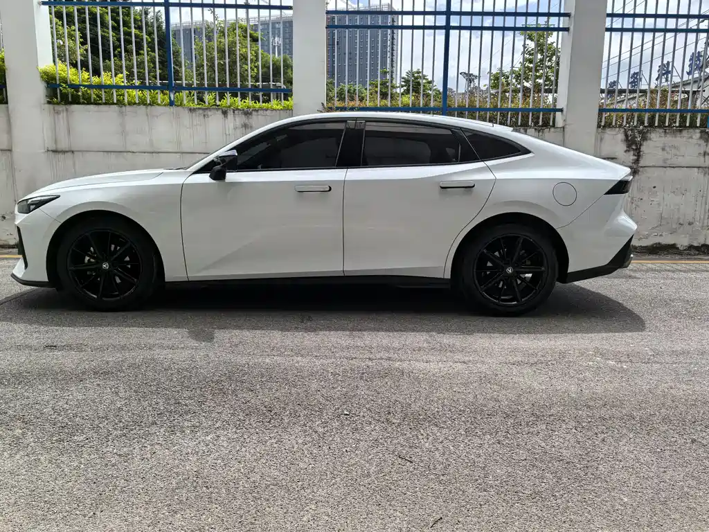 Changan UNI-V 2022