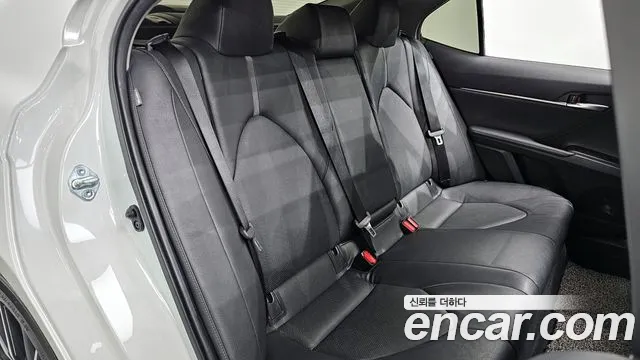 Toyota Camry 2021