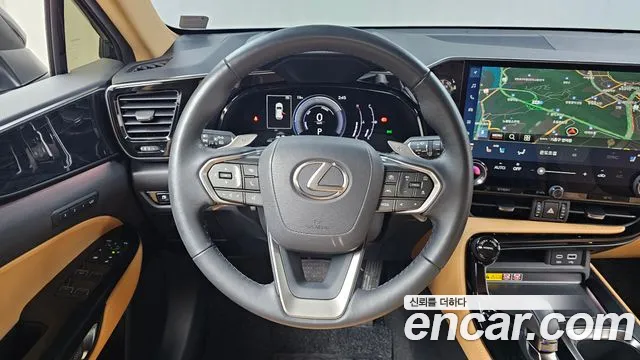 Lexus NX 2025