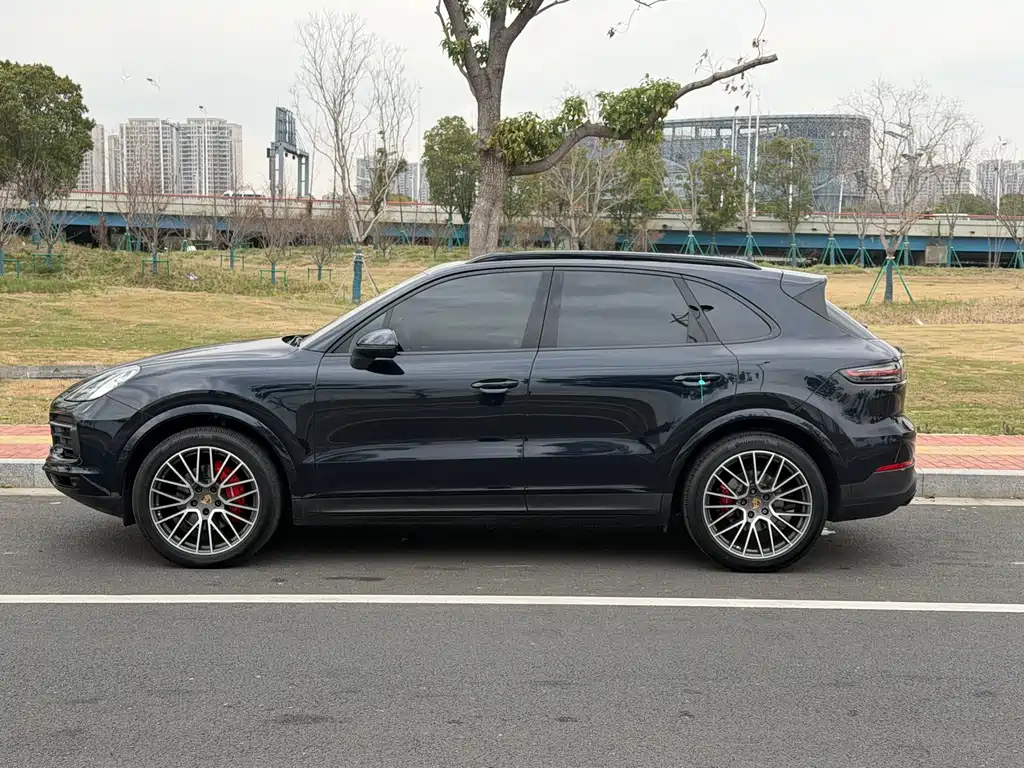 Porsche Cayenne 2023