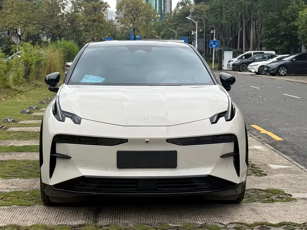 Zeekr X 2024