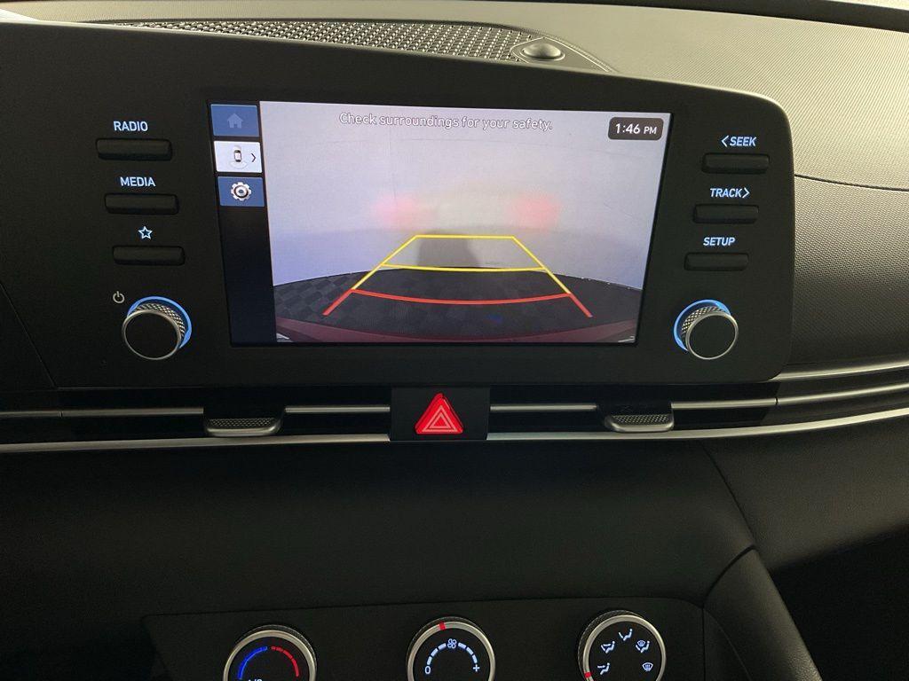 Hyundai Elantra 2025
